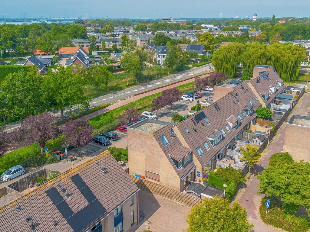 Dissel 29, Brielle