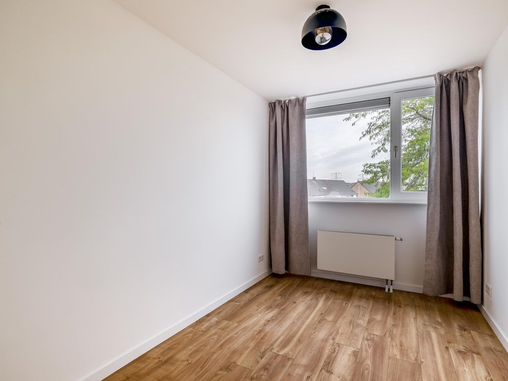 Karveel 1, Brielle