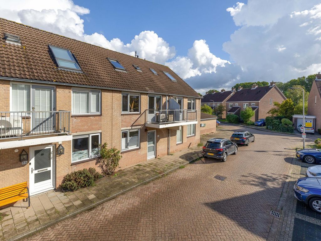 Akker 94, Brielle