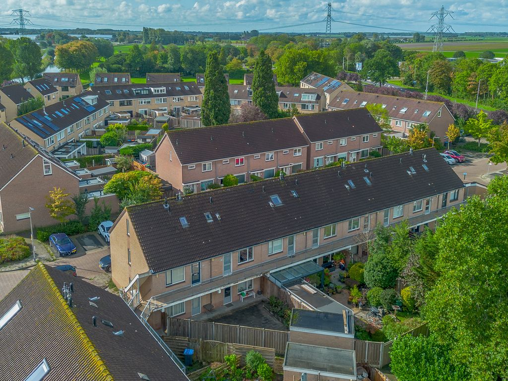 Akker 94, BRIELLE