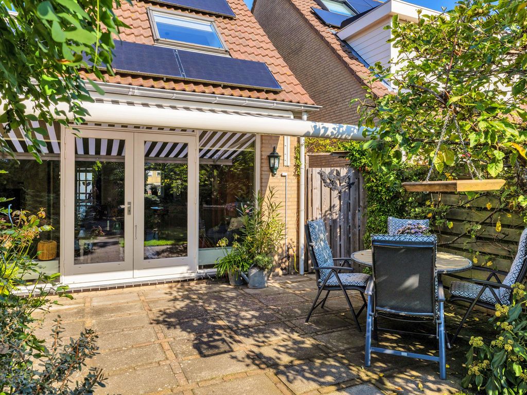 Burchtlaan 15, Oostvoorne