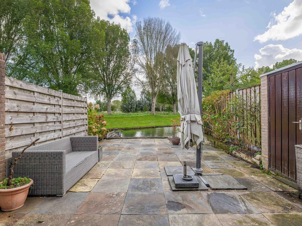 Griend 28, Brielle