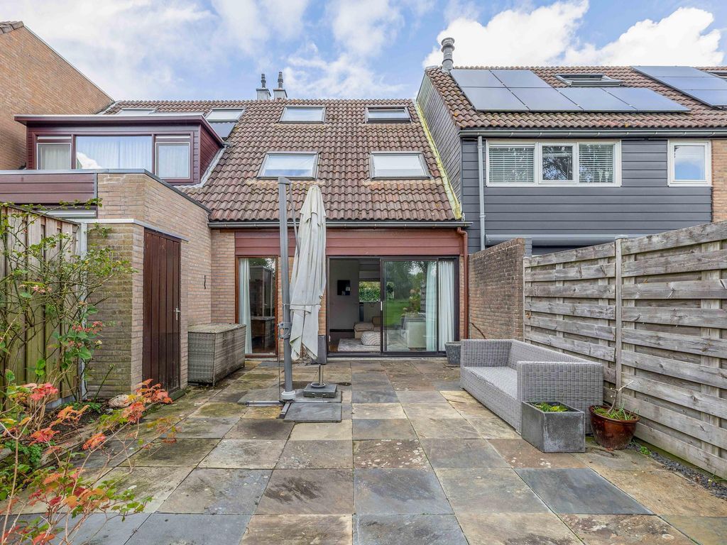 Griend 28, Brielle