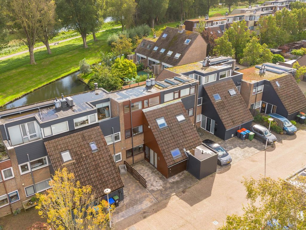 Griend 28, Brielle