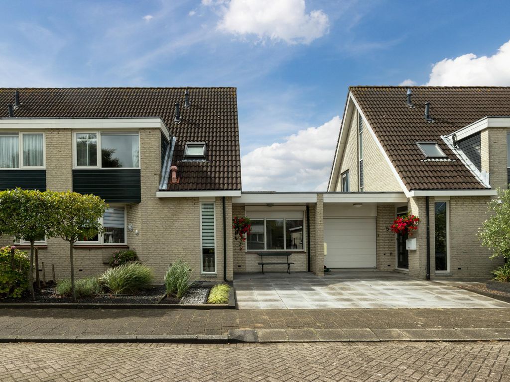 Nicolaas Verschoorstraat 3, HELLEVOETSLUIS