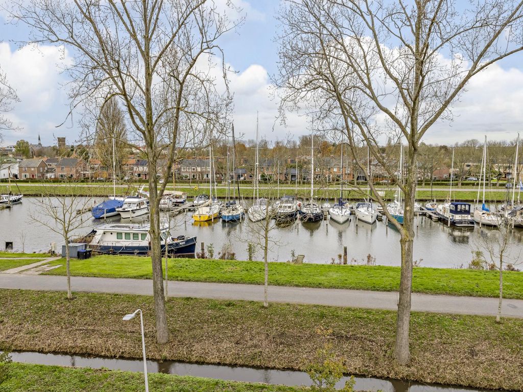 Spoorbaan 97, HELLEVOETSLUIS