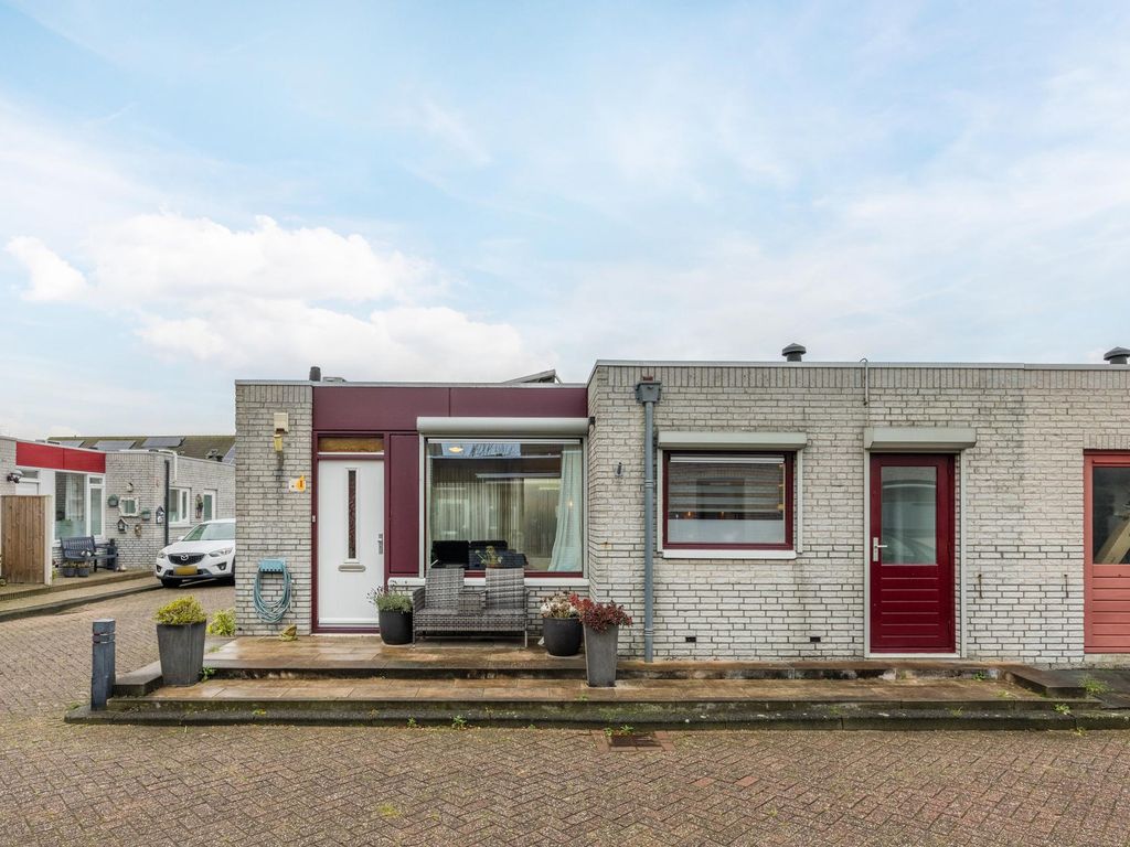 Kongostraat 1, SPIJKENISSE