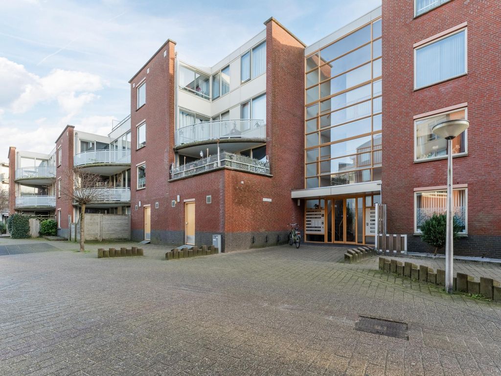 Muiderslotpad 42, HELLEVOETSLUIS