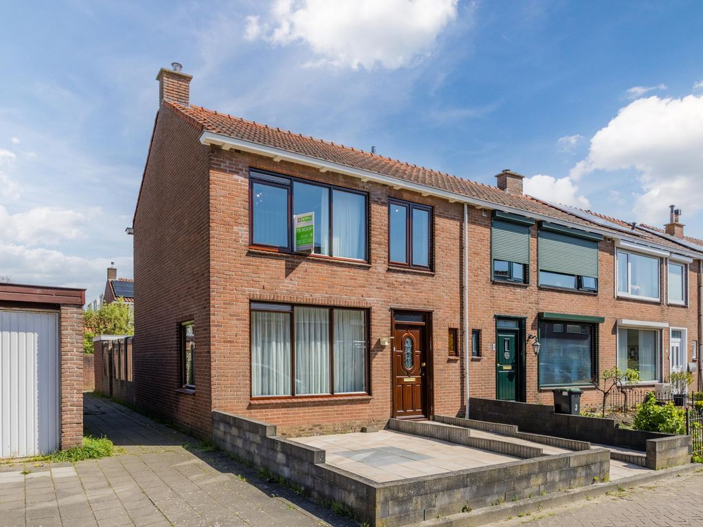 Willems Fopsstraat 1, HELLEVOETSLUIS