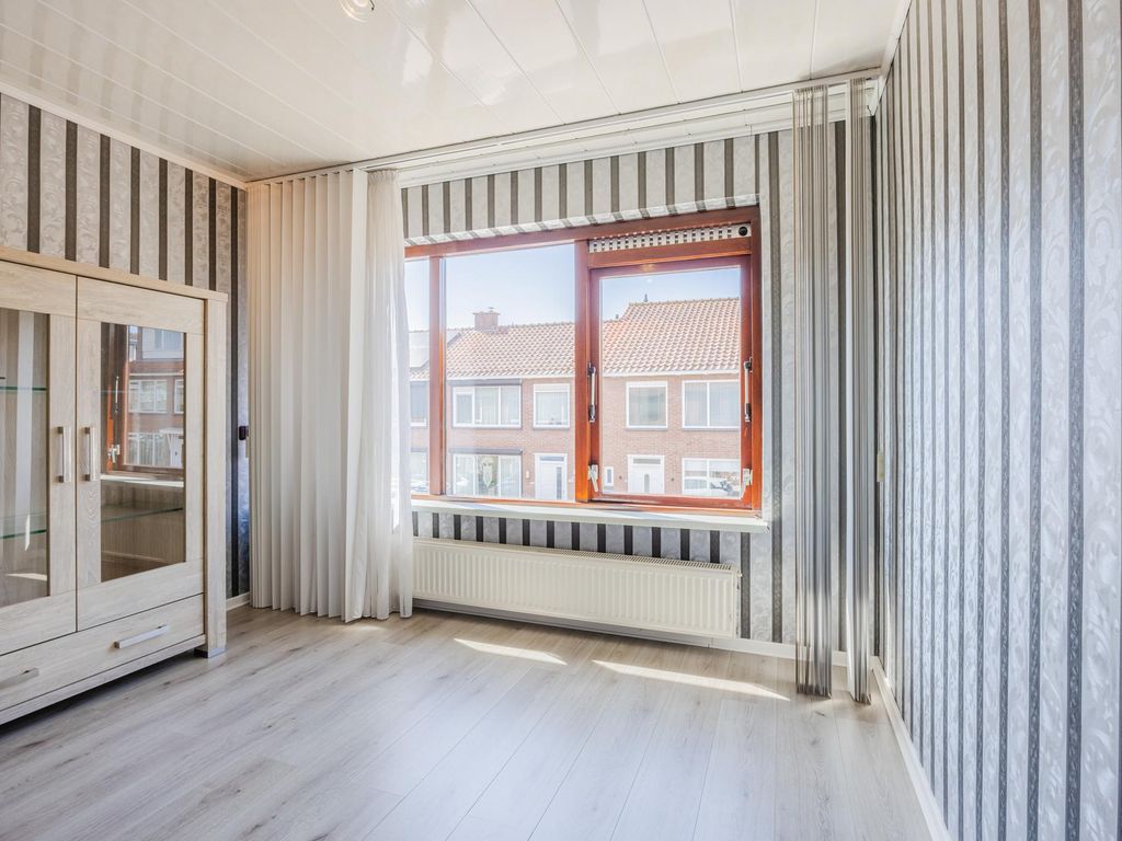 Willems Fopsstraat 1, HELLEVOETSLUIS