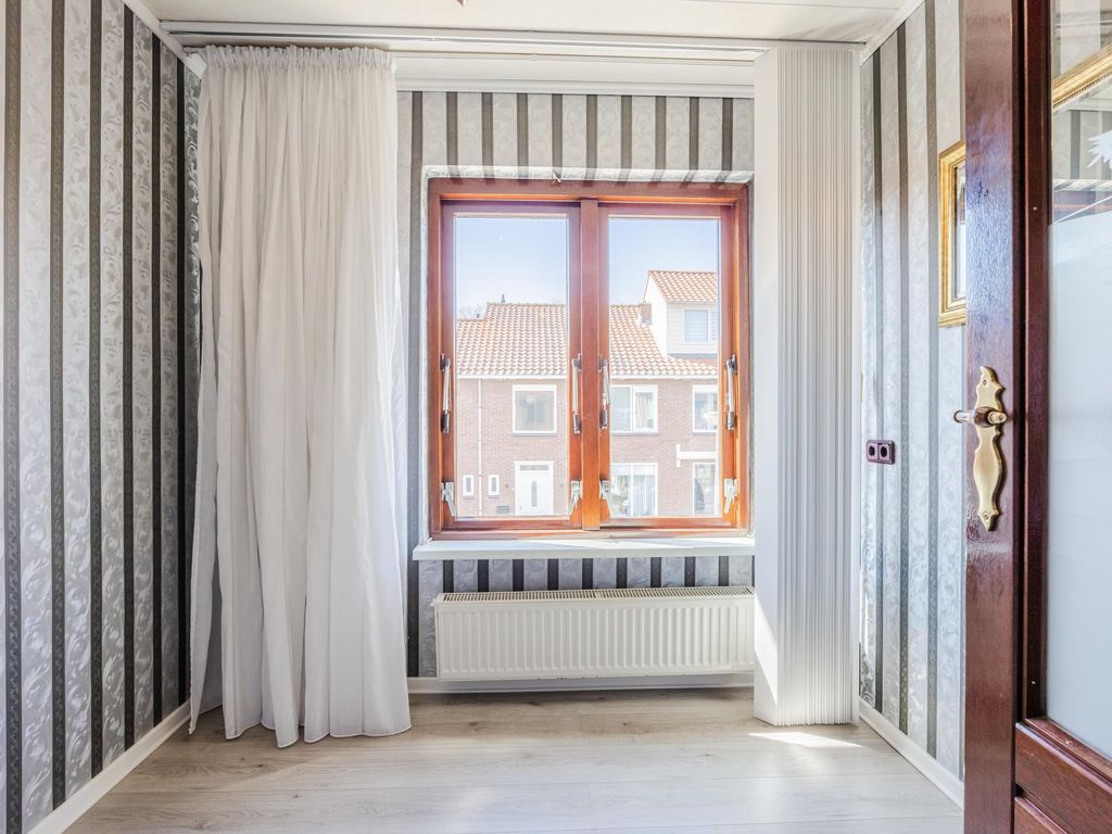 Willems Fopsstraat 1, HELLEVOETSLUIS