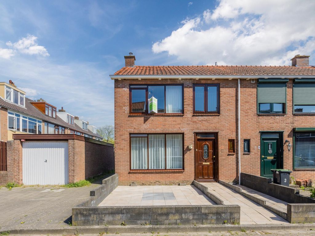 Willems Fopsstraat 1, HELLEVOETSLUIS