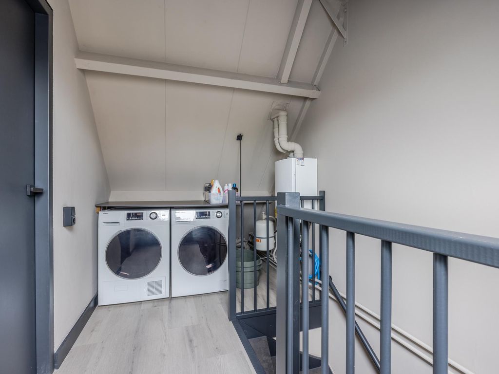 Waterman 5, HELLEVOETSLUIS