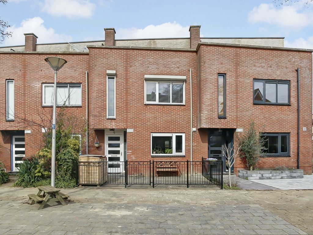 Rondostraat 69, HELLEVOETSLUIS