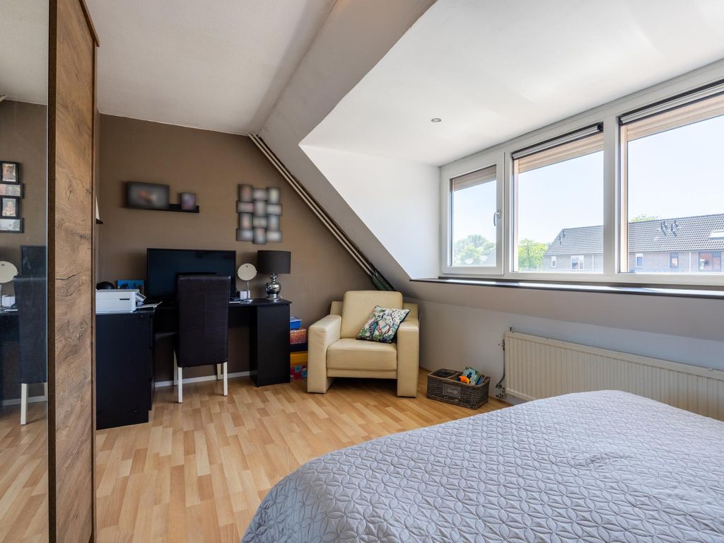 Koperslager 34, HELLEVOETSLUIS
