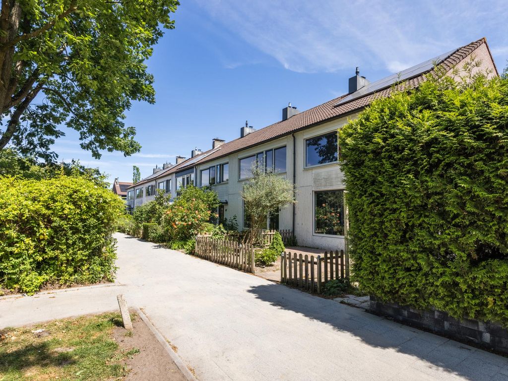 Bloesemlaan 49, ROZENBURG