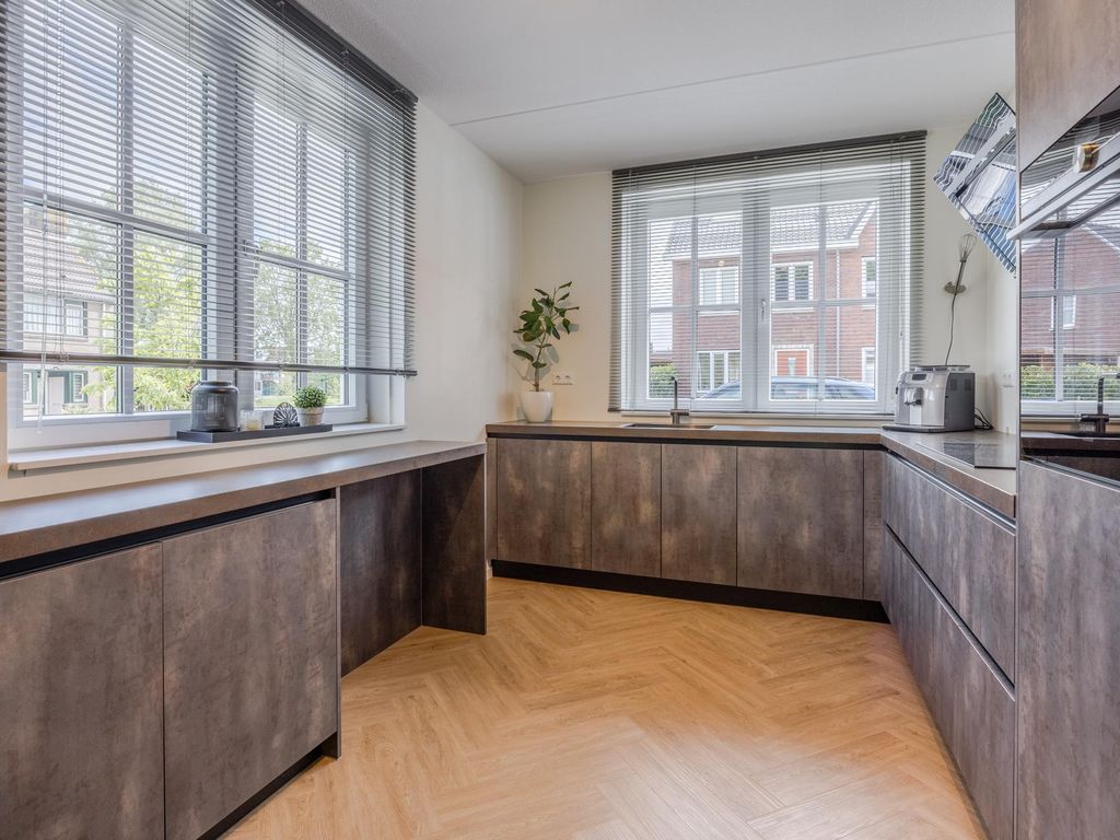 Vierasser 100, HELLEVOETSLUIS