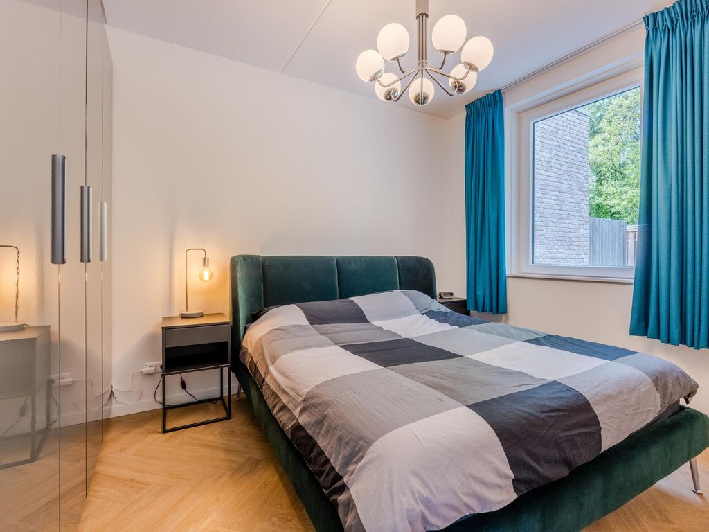 Vierasser 100, HELLEVOETSLUIS