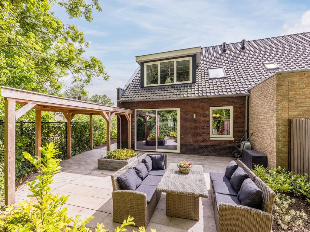 Vierasser 100, HELLEVOETSLUIS