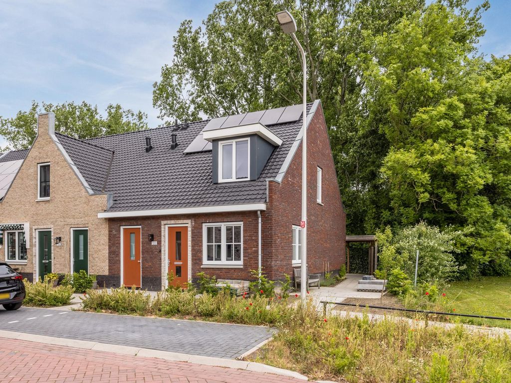 Vierasser 100, HELLEVOETSLUIS