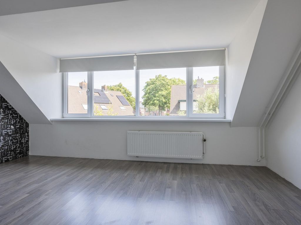 Ebstroom 140, HELLEVOETSLUIS