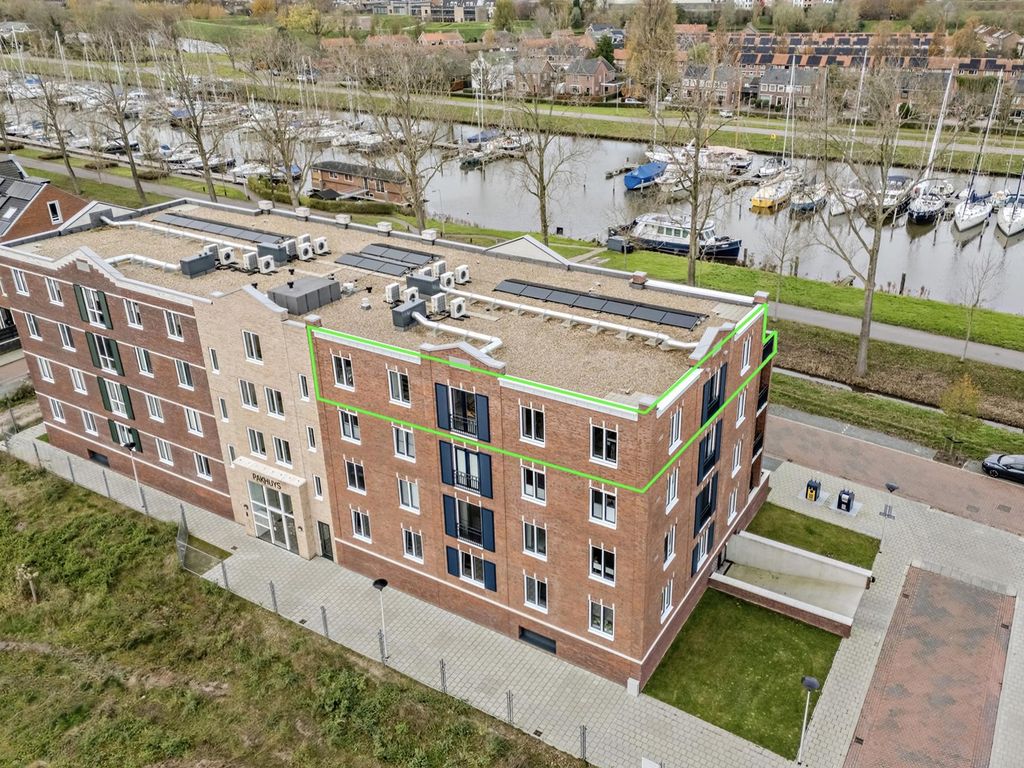 Spoorbaan 97, HELLEVOETSLUIS