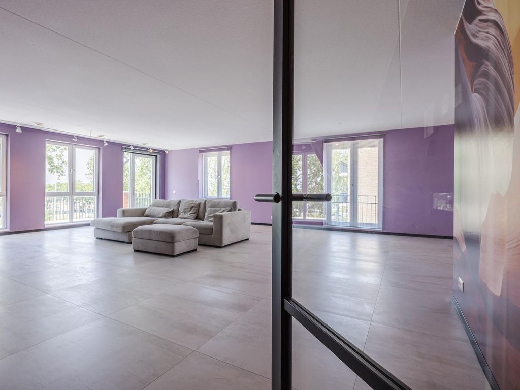 Spoorbaan 97, HELLEVOETSLUIS