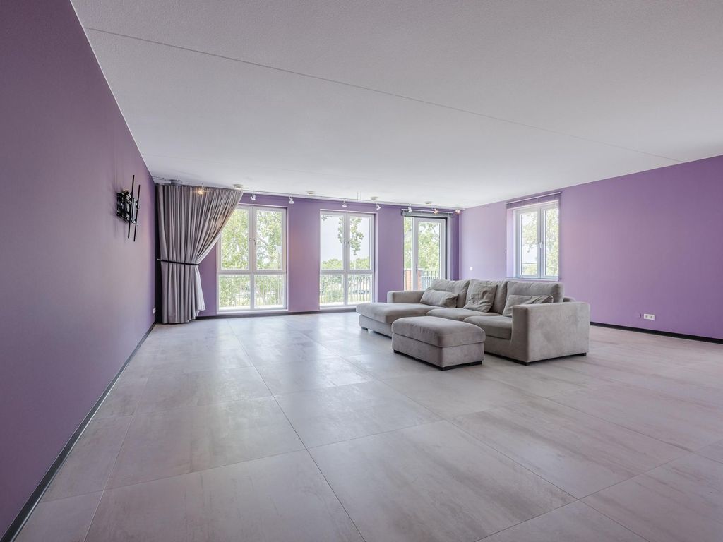 Spoorbaan 97, HELLEVOETSLUIS