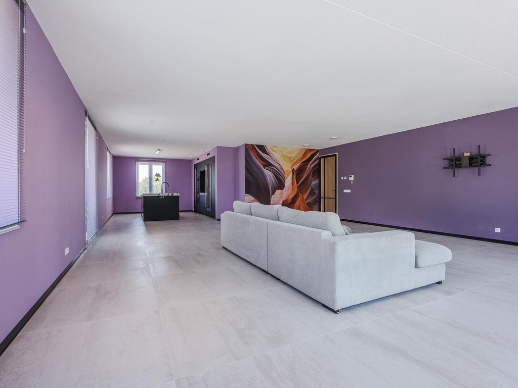 Spoorbaan 97, HELLEVOETSLUIS