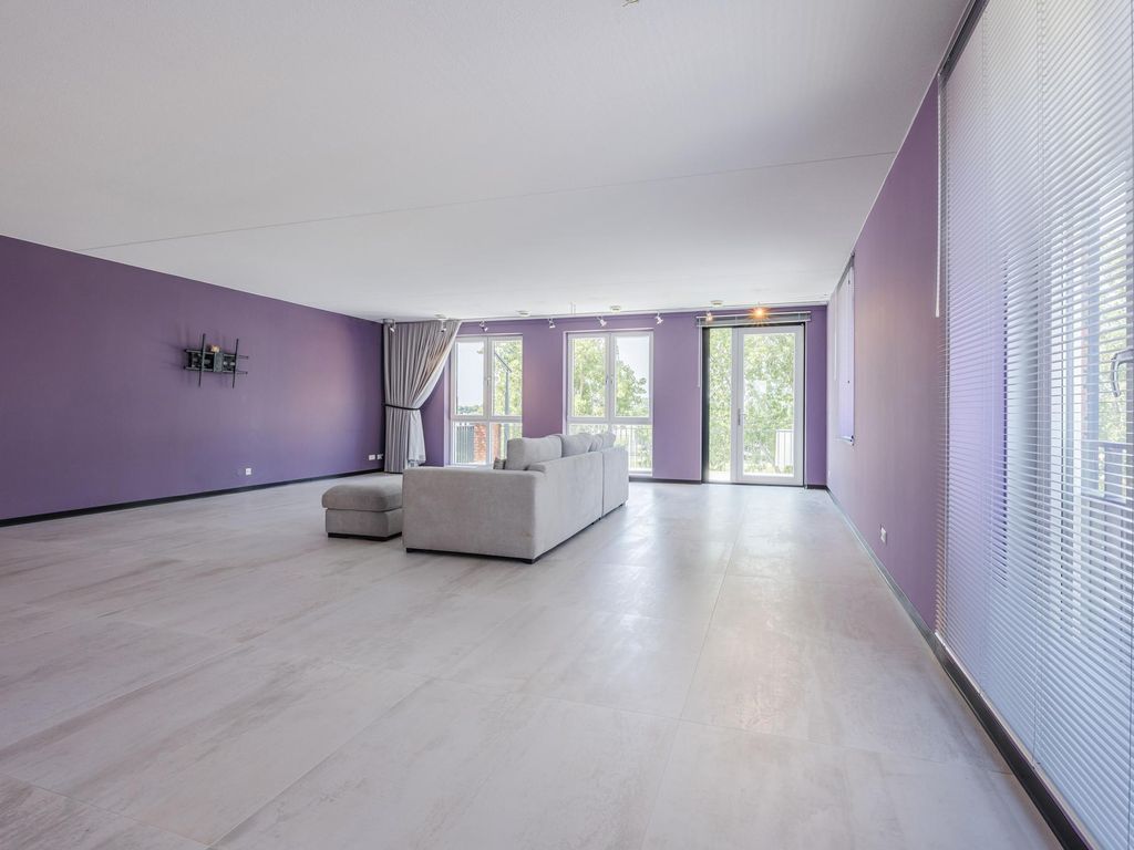 Spoorbaan 97, HELLEVOETSLUIS