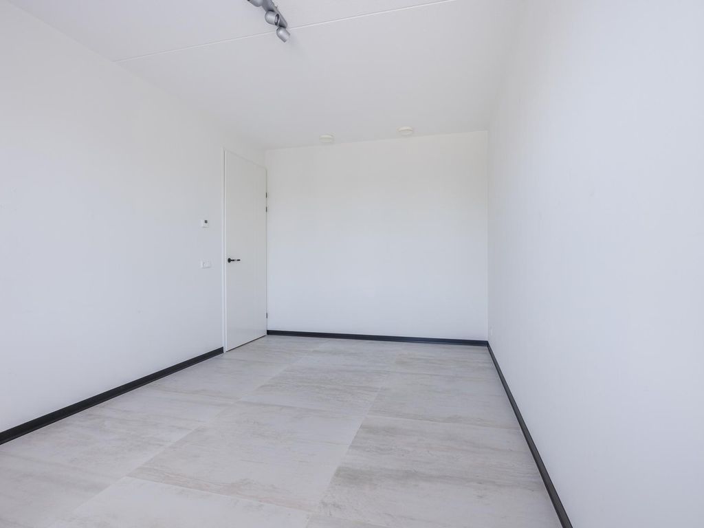 Spoorbaan 97, HELLEVOETSLUIS