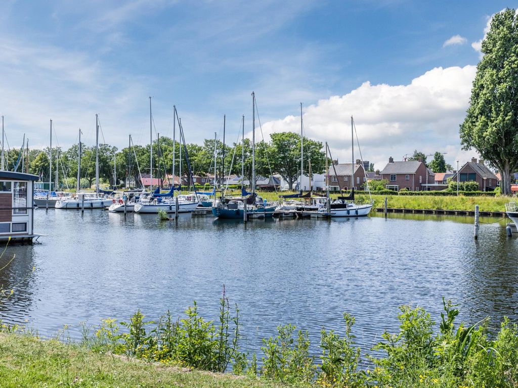 Spoorbaan 97, HELLEVOETSLUIS