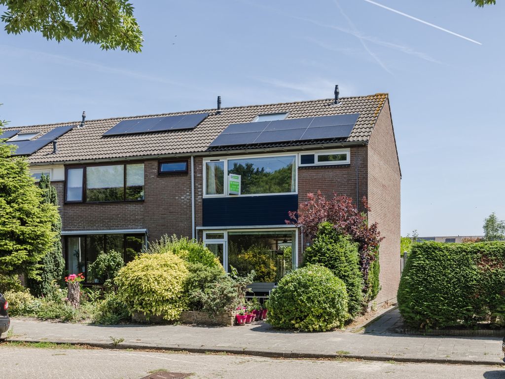 Wolterbeekstraat 2, HELLEVOETSLUIS