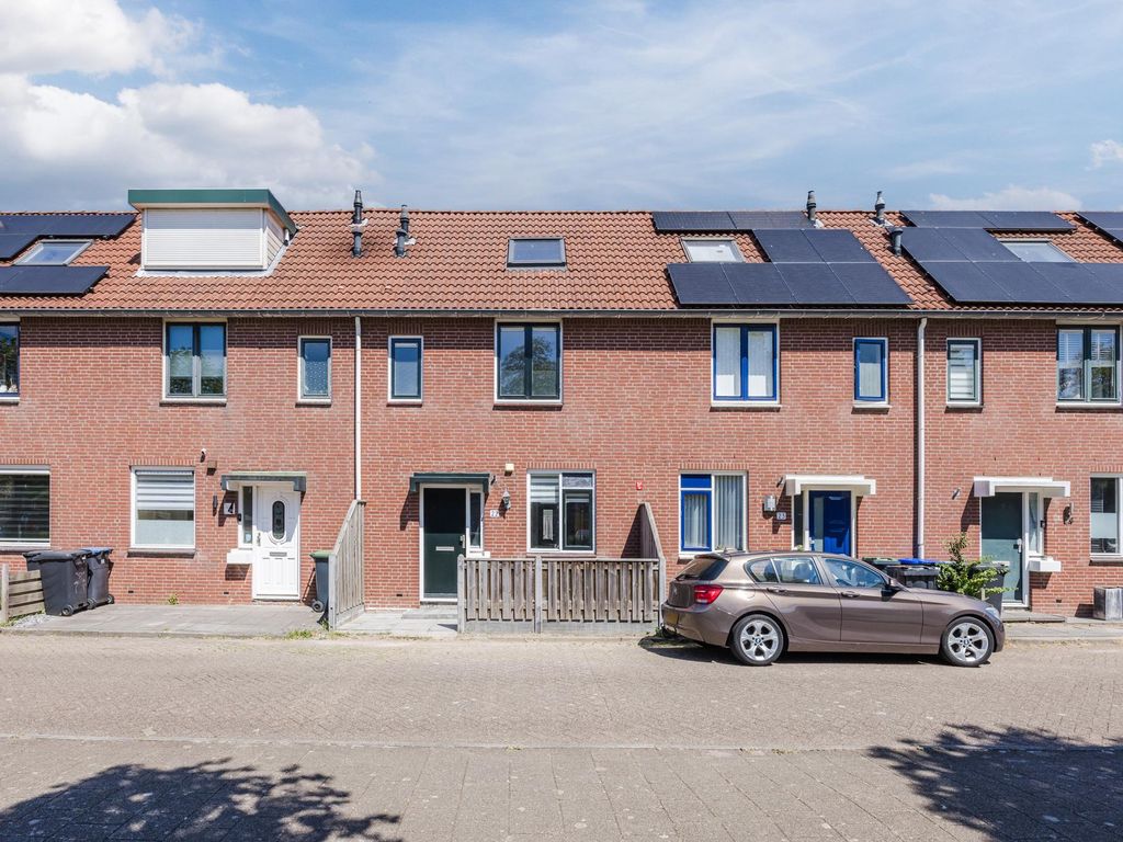 Tweelingen 22, HELLEVOETSLUIS
