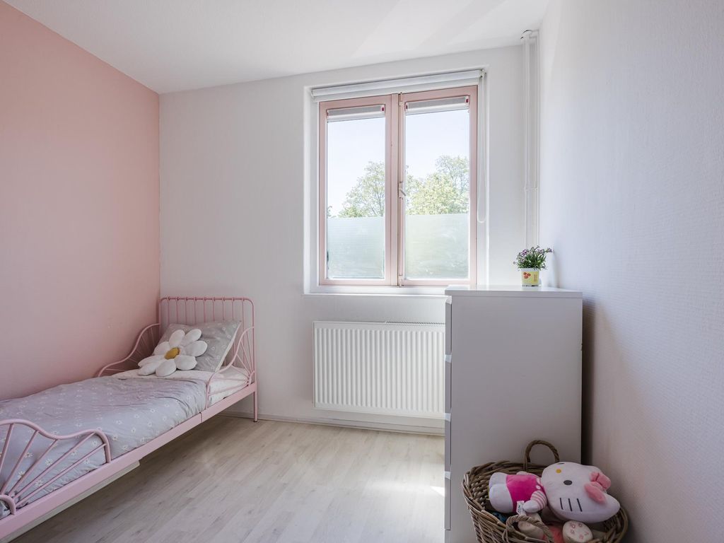 Tweelingen 22, HELLEVOETSLUIS