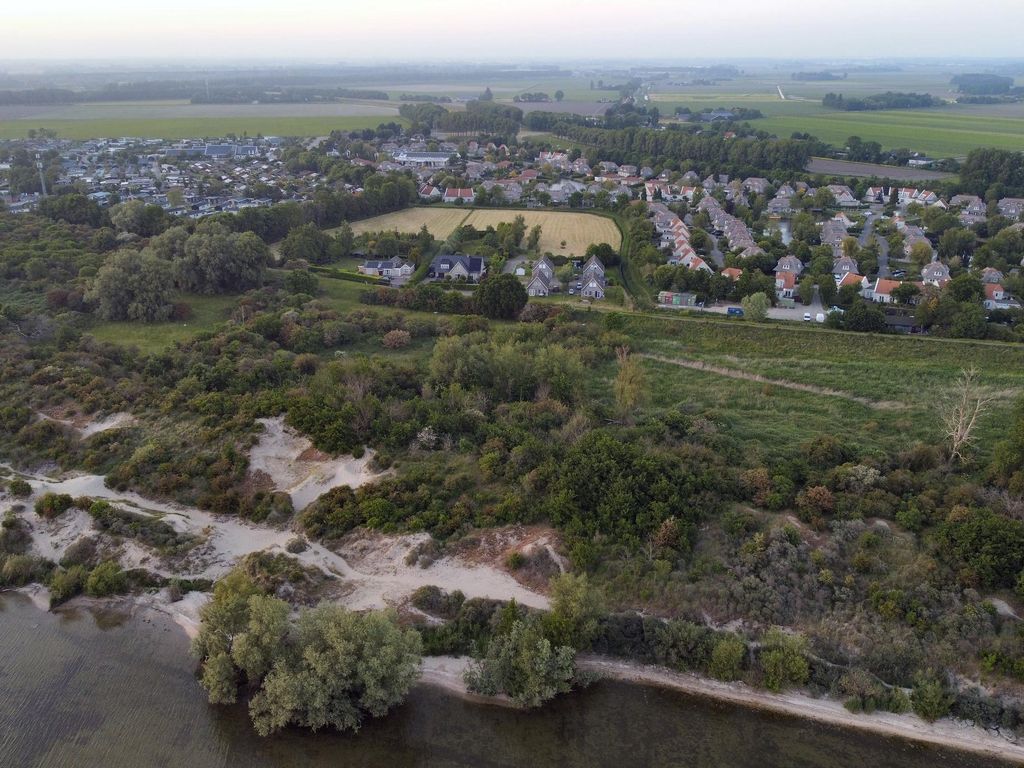 Duinweg 2d, HELLEVOETSLUIS