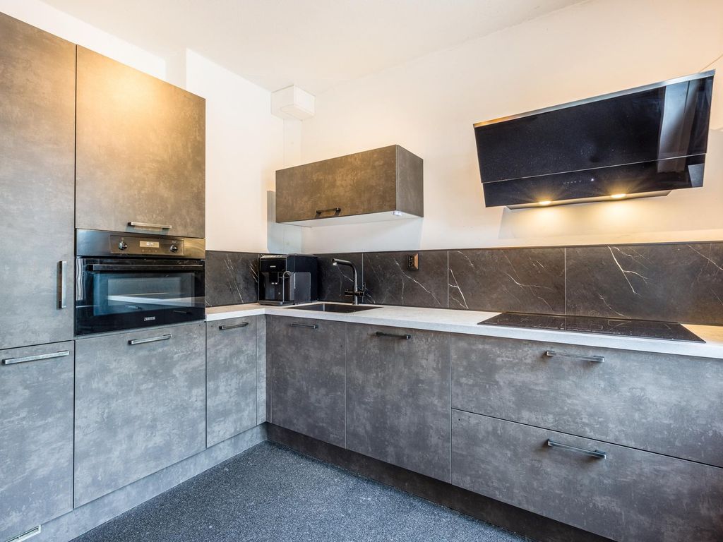 Barbeel 6, HELLEVOETSLUIS