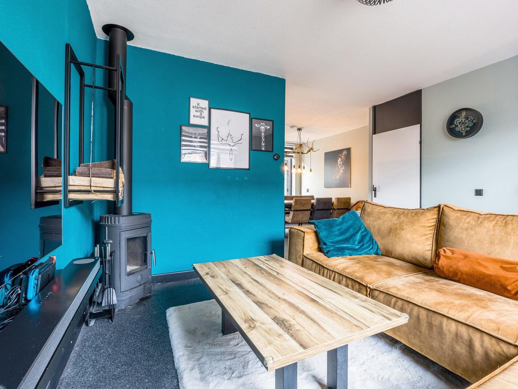 Barbeel 6, HELLEVOETSLUIS