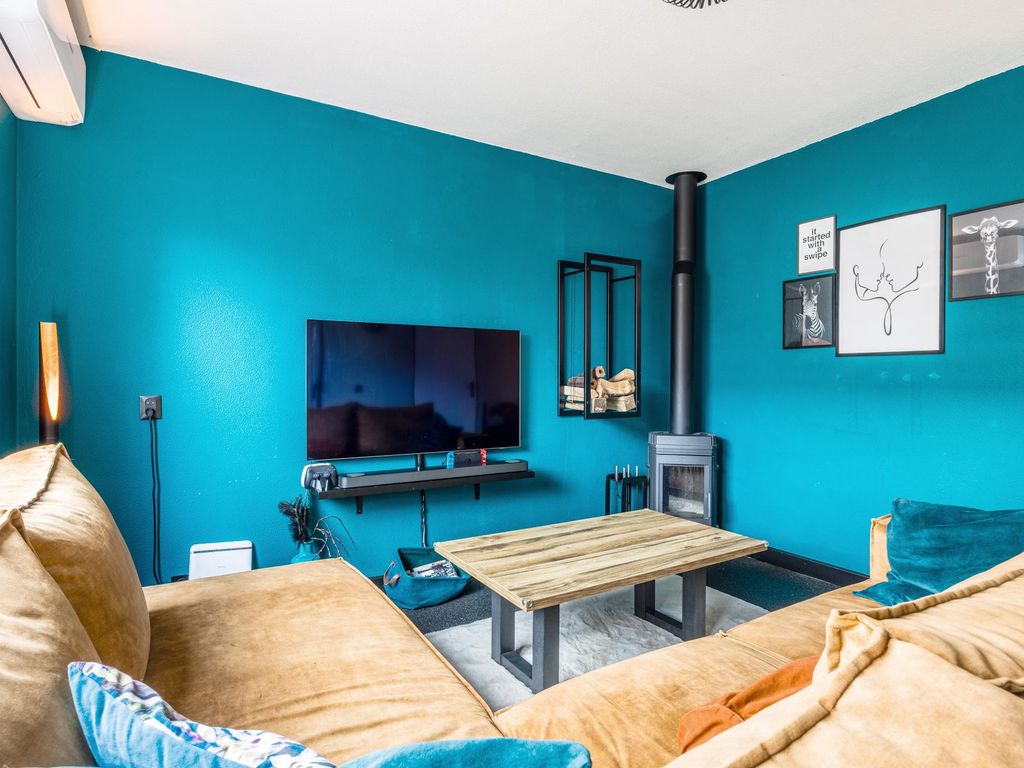 Barbeel 6, HELLEVOETSLUIS