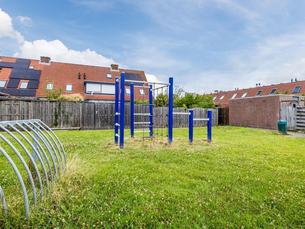 Barbeel 6, HELLEVOETSLUIS