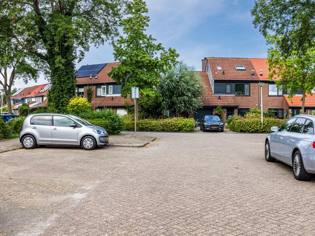 Barbeel 6, HELLEVOETSLUIS