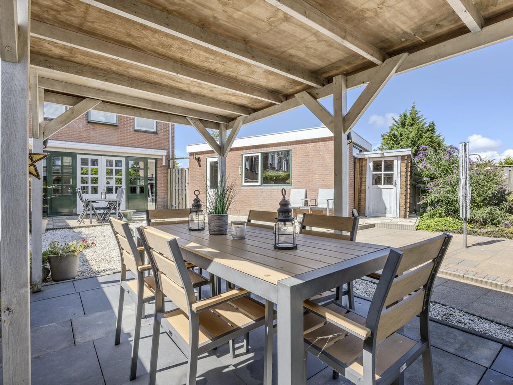 Rijksstraatweg 208b, HELLEVOETSLUIS