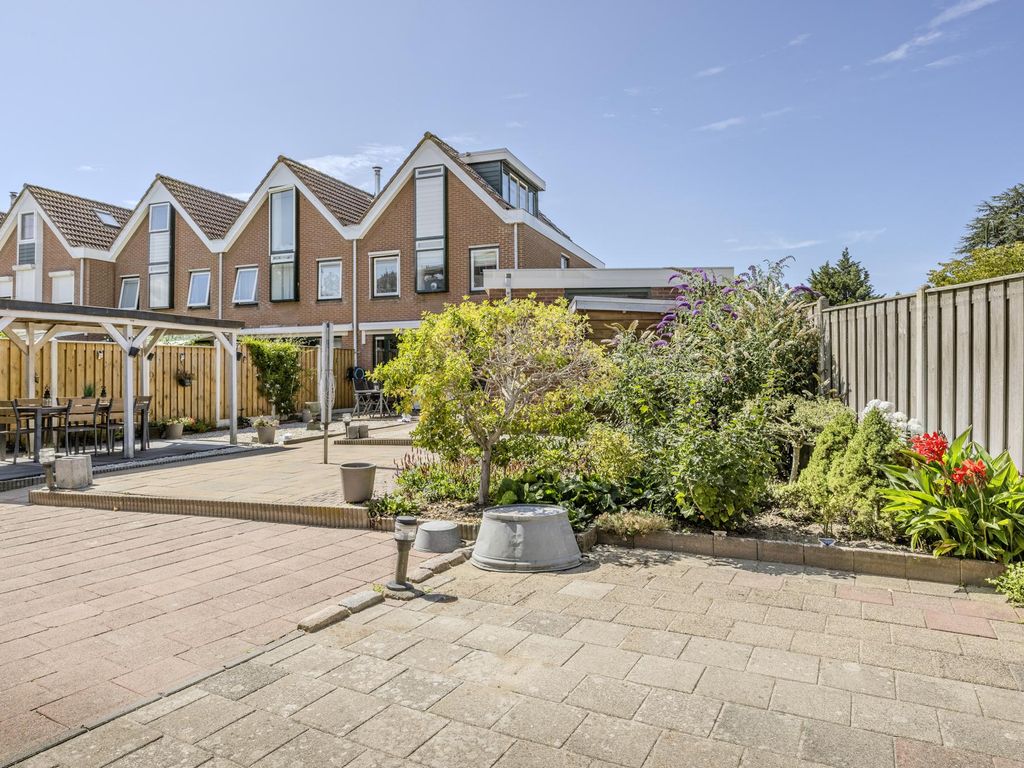 Rijksstraatweg 208b, HELLEVOETSLUIS