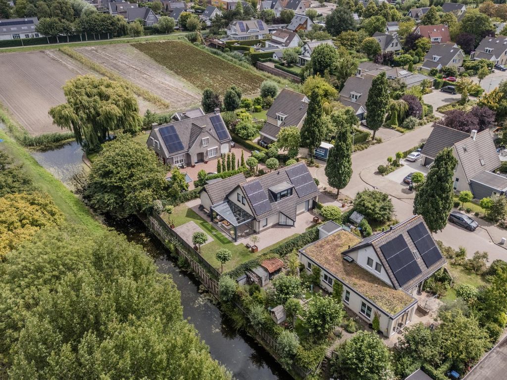 Montanusstraat 10, HELLEVOETSLUIS