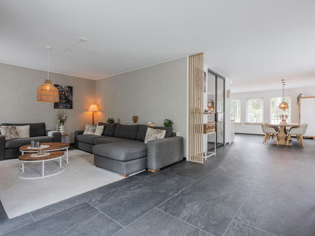 Montanusstraat 10, HELLEVOETSLUIS