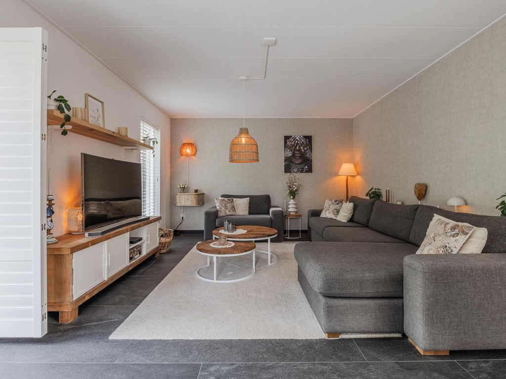 Montanusstraat 10, HELLEVOETSLUIS