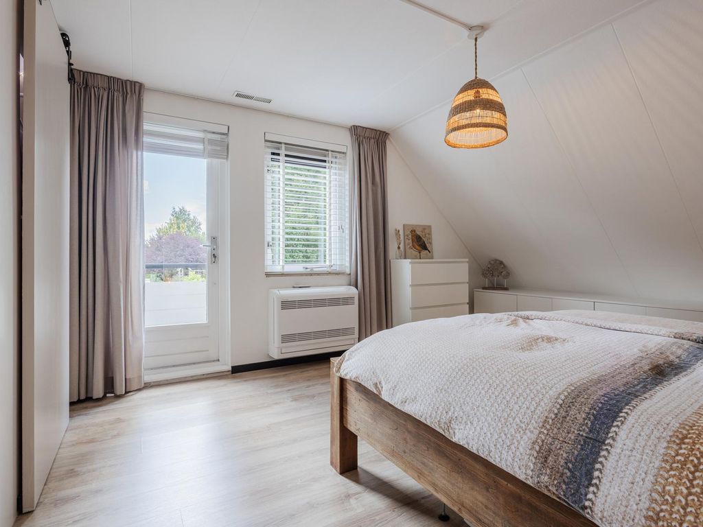 Montanusstraat 10, HELLEVOETSLUIS