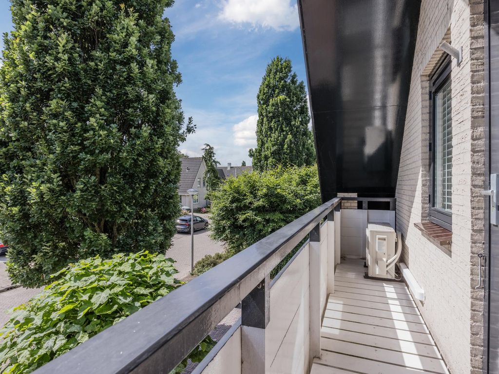 Montanusstraat 10, HELLEVOETSLUIS