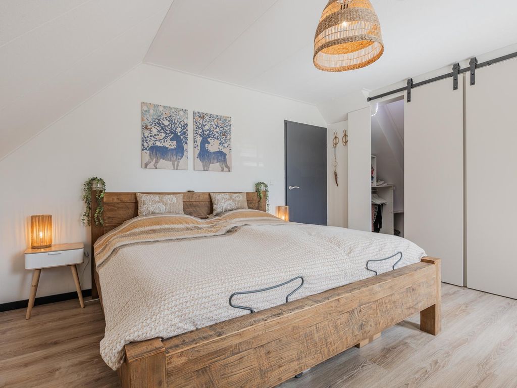 Montanusstraat 10, HELLEVOETSLUIS