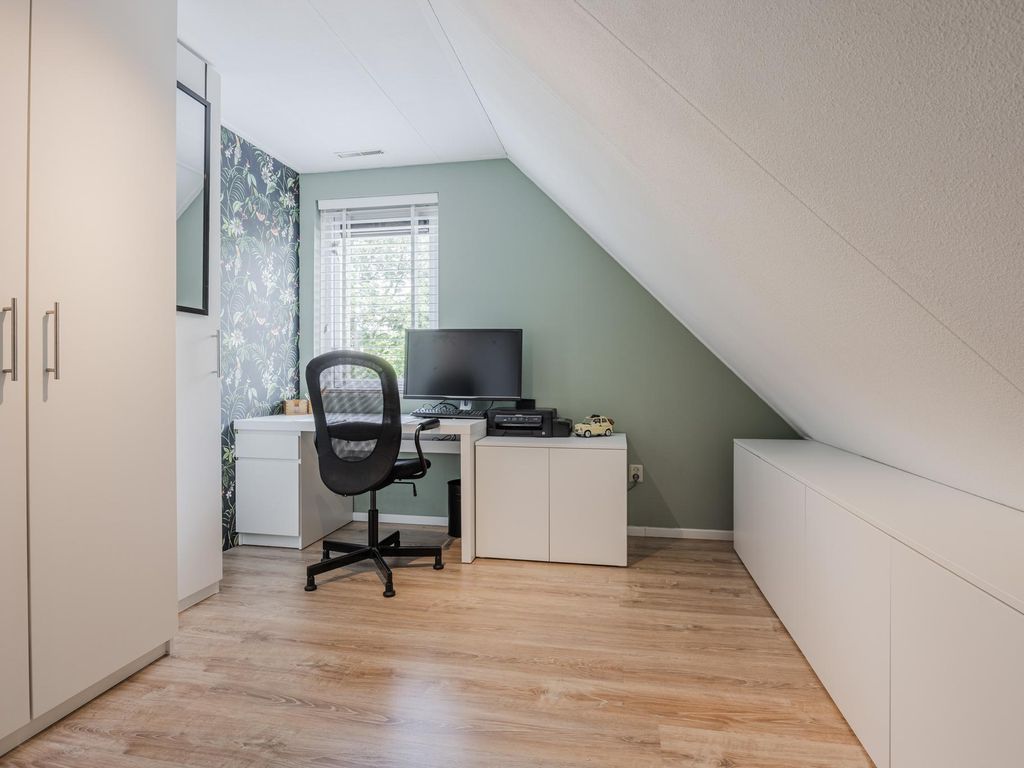 Montanusstraat 10, HELLEVOETSLUIS